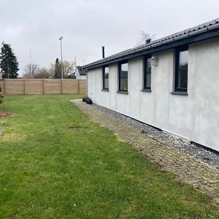 Villa Med Private Vaerelser Delt Badevaerelse/Kokken, Viby Sj. 外观 照片