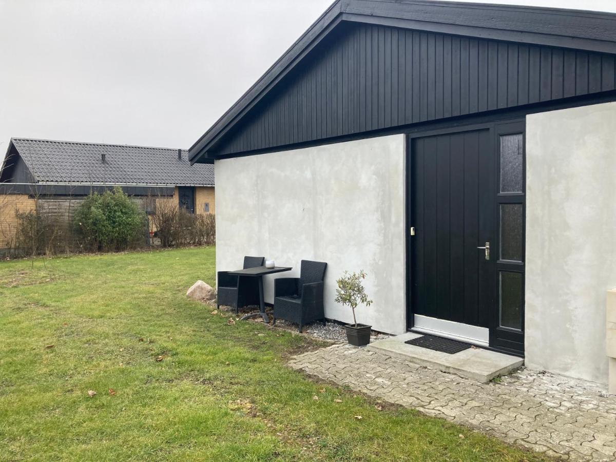 Villa Med Private Vaerelser Delt Badevaerelse/Kokken, Viby Sj. 外观 照片