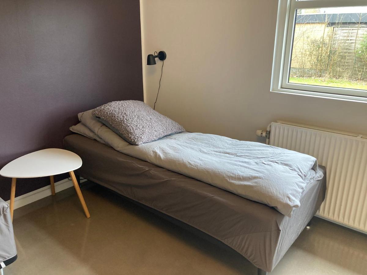 Villa Med Private Vaerelser Delt Badevaerelse/Kokken, Viby Sj. 外观 照片