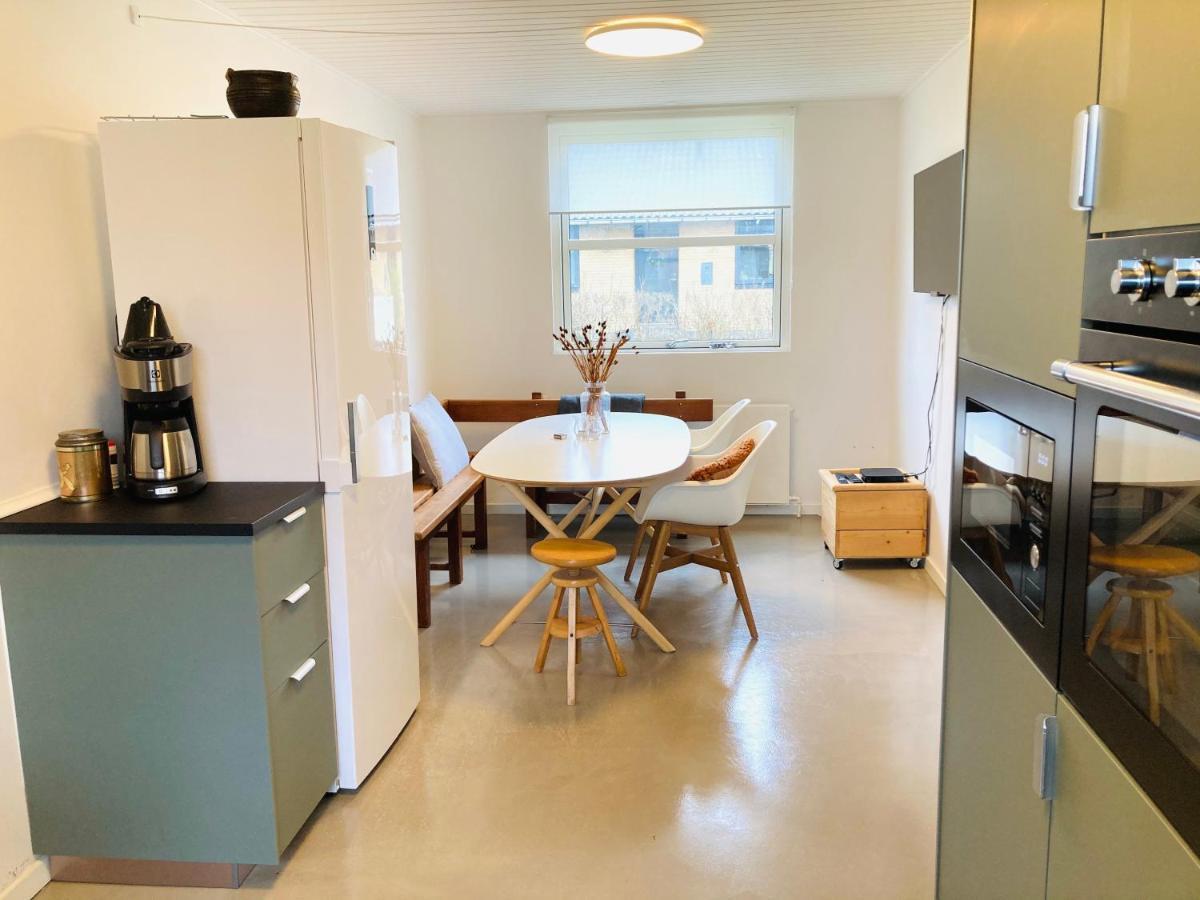 Villa Med Private Vaerelser Delt Badevaerelse/Kokken, Viby Sj. 外观 照片